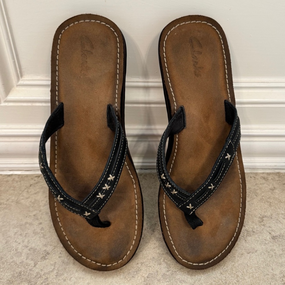 Clarks Black Leather Flip-Flops Women’s Size 10